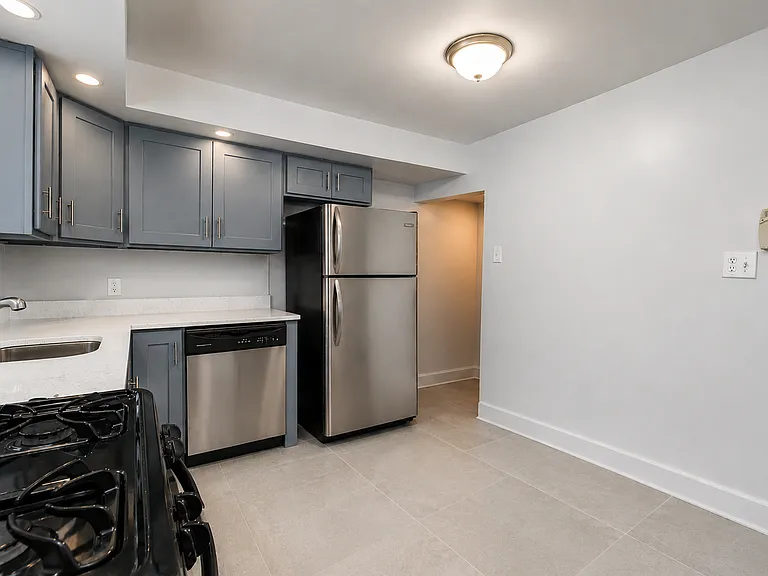 708 S Smedley St — Photo 4