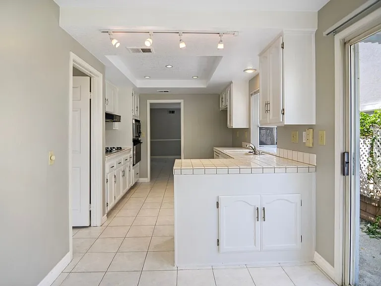 24241 Tama Ln — Photo 14