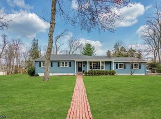 362 Drake Dr, Wyckoff, NJ 07481