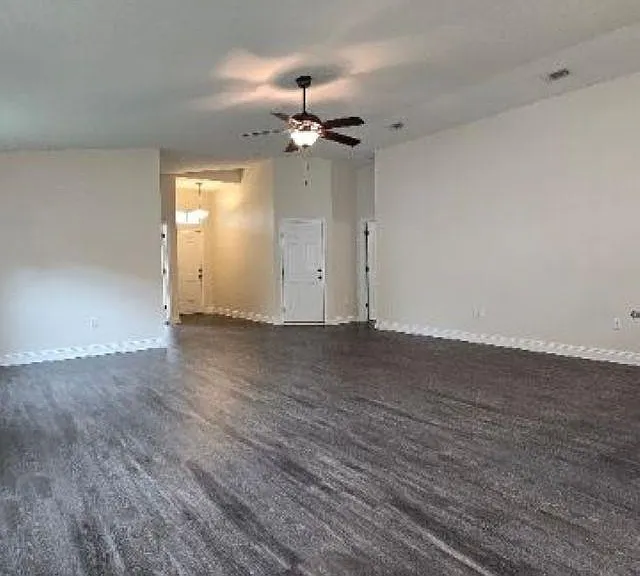 5157 Peach Dr — Photo 2