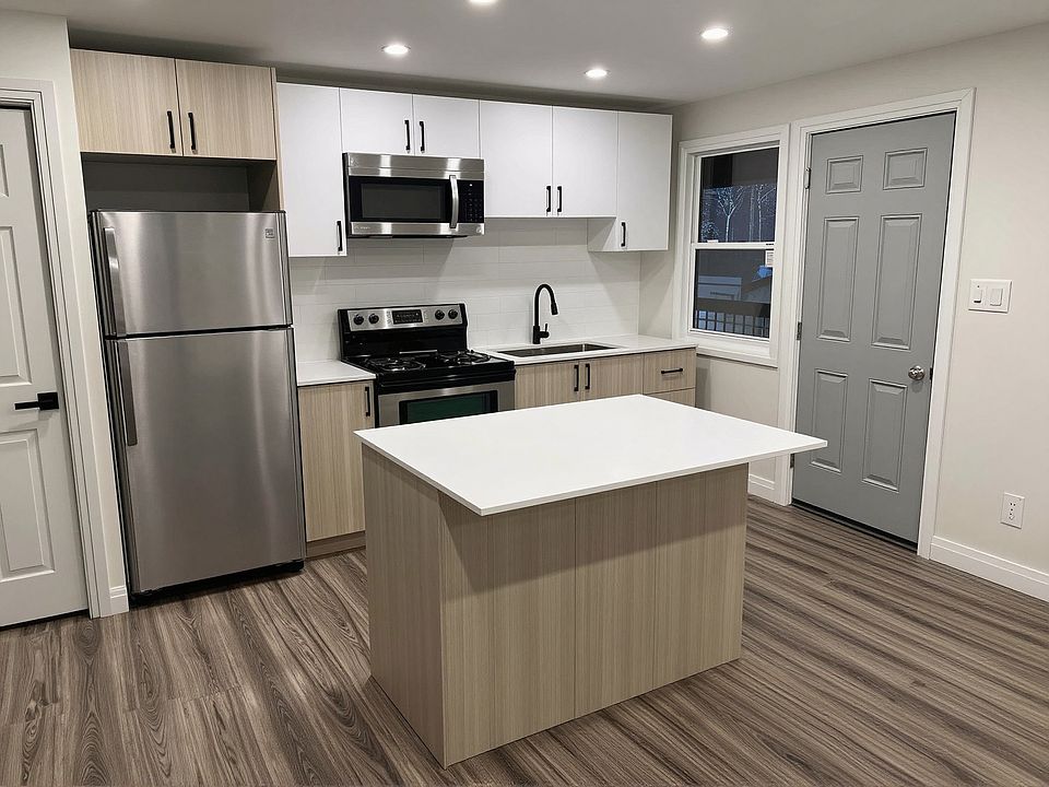 1st image of 324 Vidal St S #5
