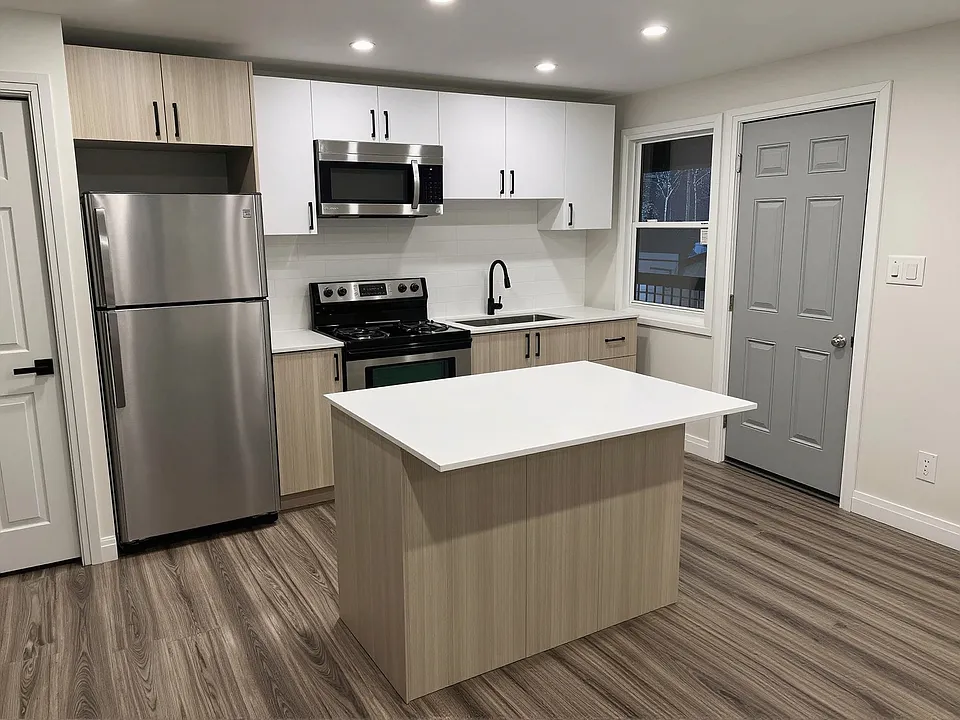 324 Vidal St S #5