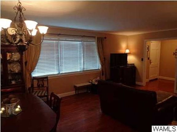 4th image of 1520 Fairmont Dr