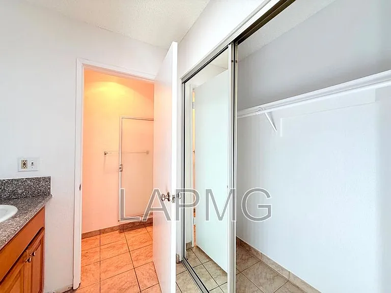 1059 Western Ave #1 — Photo 17
