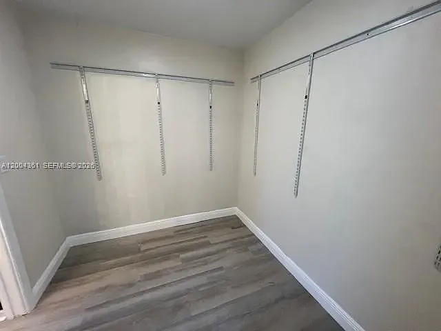 2500 SW 58th Ave — Photo 3