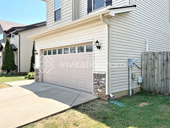 3rd image of 1818 Warmingfield Dr