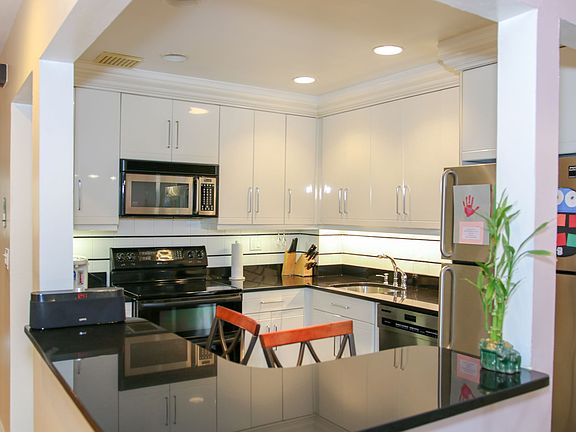 5th image of 1406 Bonnie Ln #81M