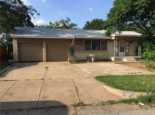 208 Dupont Cir, Fort Worth, TX 76134