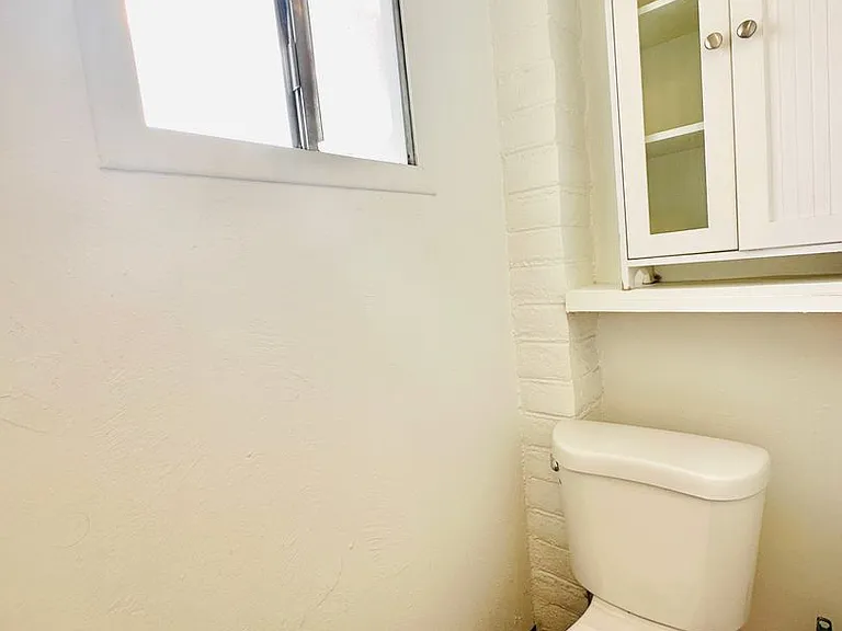 4th428 — Photo 7