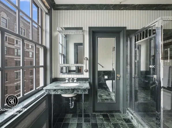 580 Park Avenue image 10 of 19