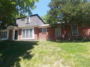 1238 Creve Coeur Mill Rd, Saint Louis, MO 63146