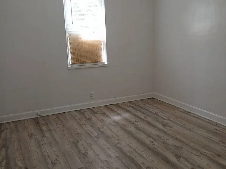 238 E Beechwood Ave — Photo 8
