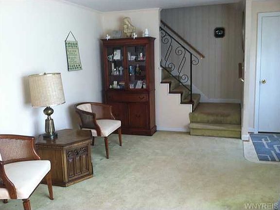 4th image of 48 Keats Ave