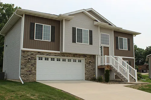 1012 Manitou Trl Photo 1