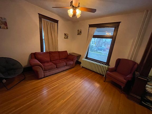 2nd image of 621 Erie St SE #1