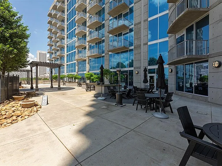 400 W Peachtree St NW #2310 — Photo 25