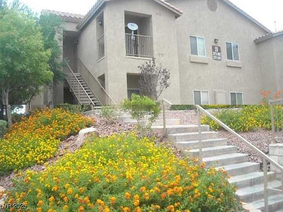 2nd image of 2110 Los Feliz St Unit 1080