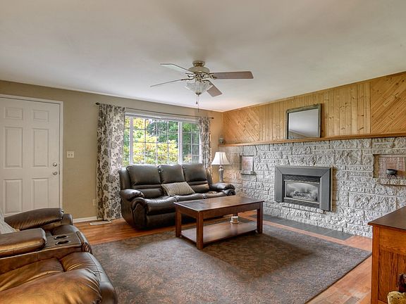 3rd image of 5013 18th Ave SE