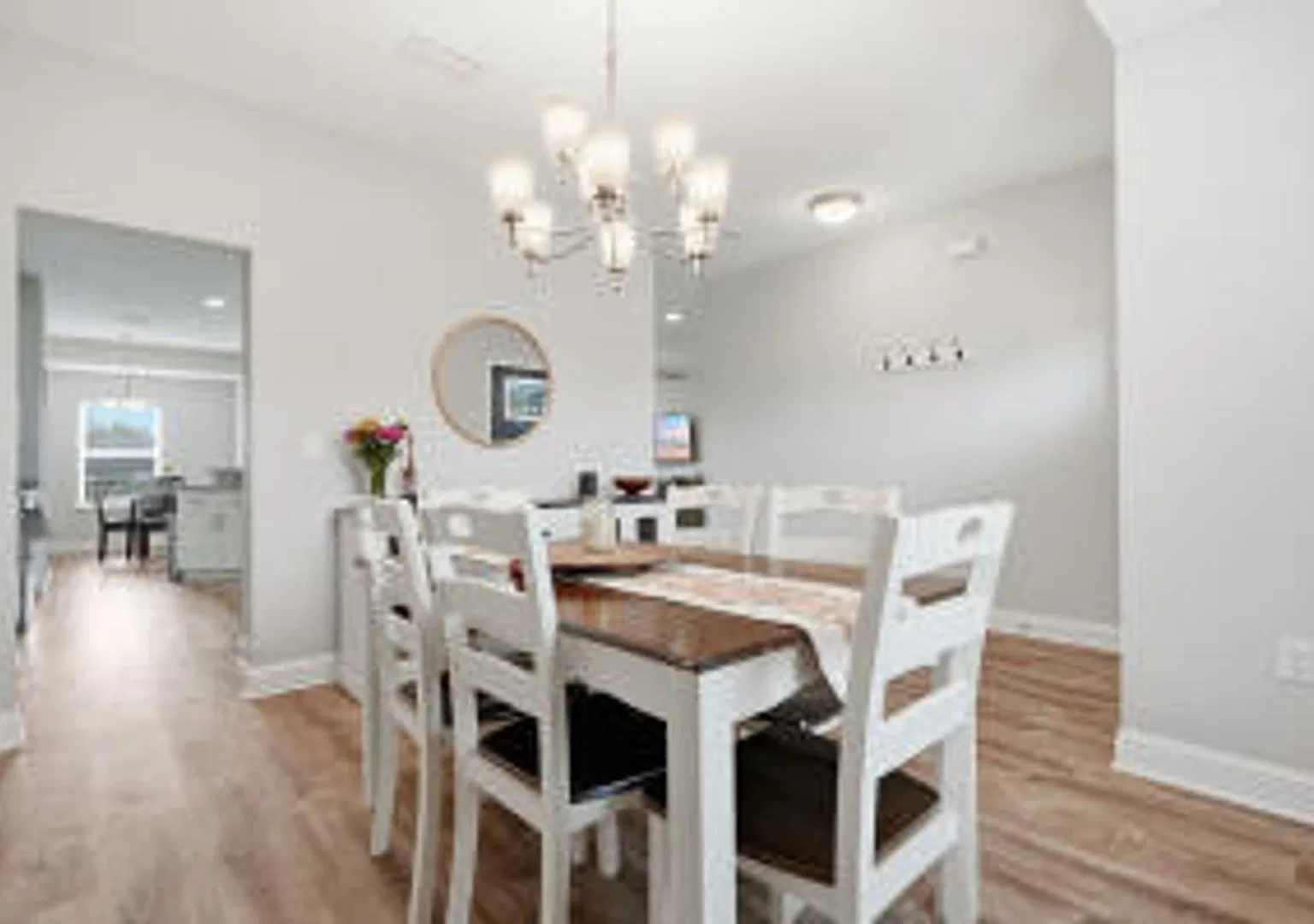 Gorgeous 4 Bedroom Home in Lee Farms — Photo 3