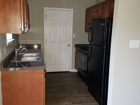 5th image of 3717 Keri Ln NE