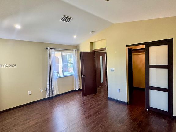 2nd image of 1094 Redwood St #1094