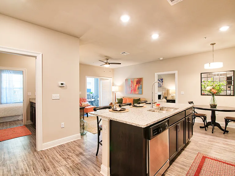 Silver Oaks Apartments — Photo 17