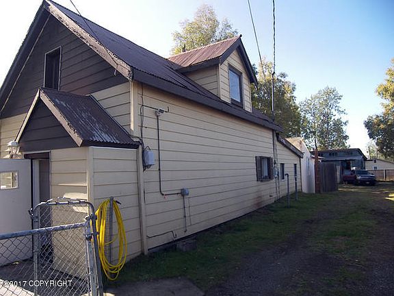 4th image of 1422 Laurene St