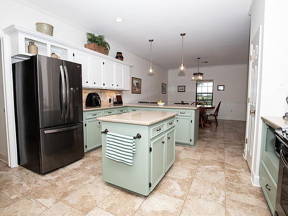 3rd image of 1288 Woody Lane
