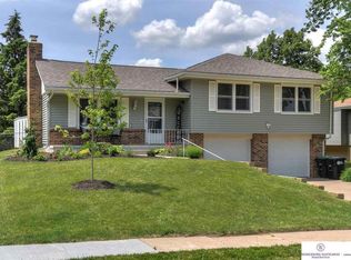 11359 Raleigh Dr, Omaha, NE 68164