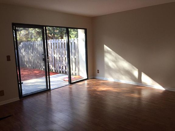 4th image of 833 Hill Dr APT E