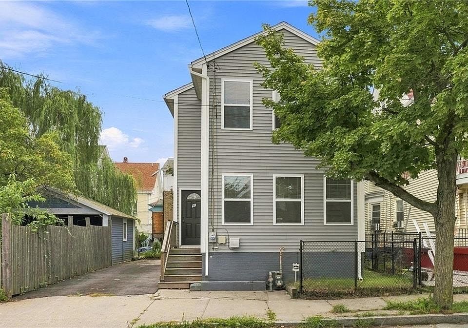 1st image of 91 Niagara St