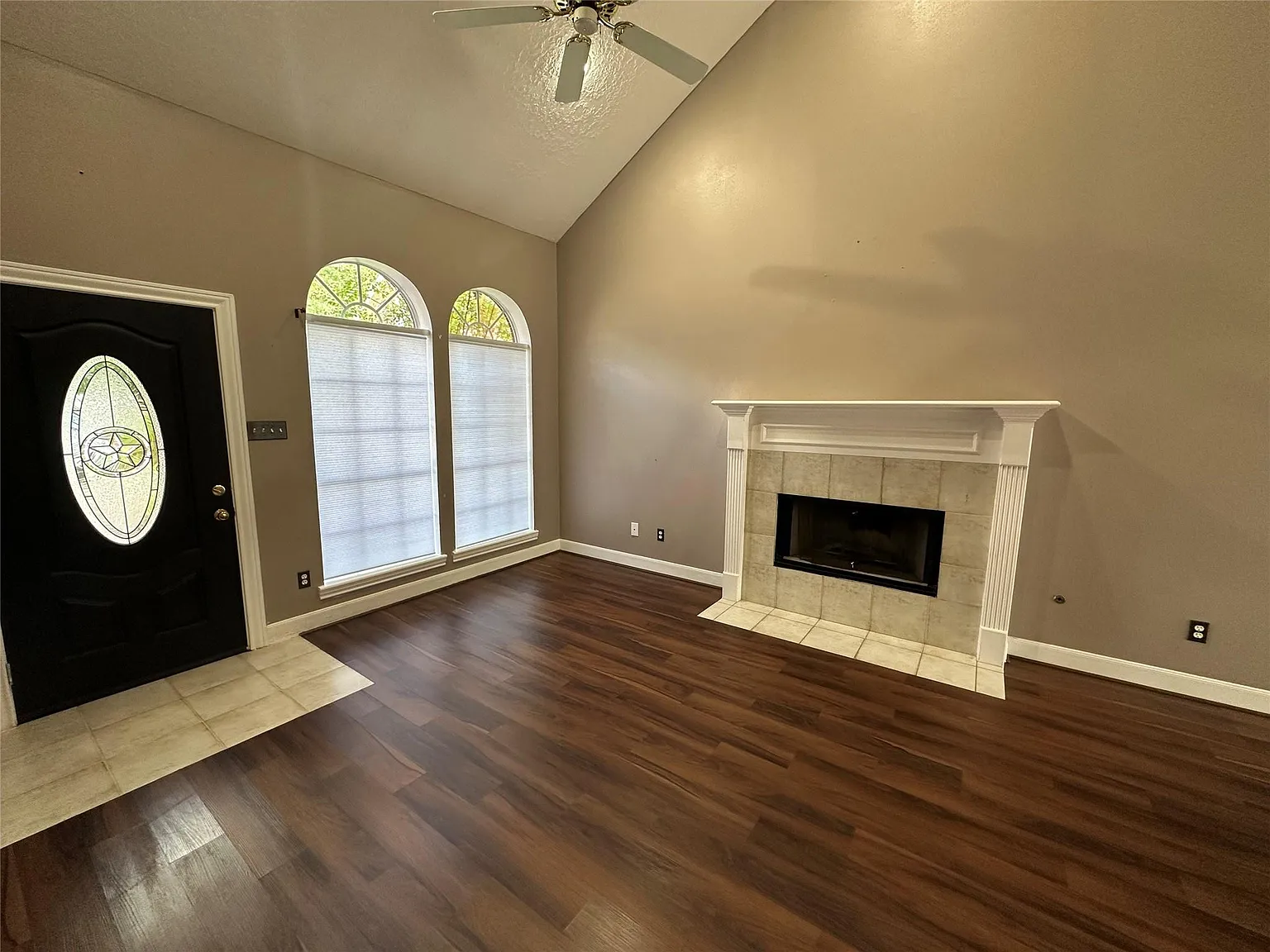 2 bed, 2.5 bath, 1500 sqft, $1,550 — Photo 3