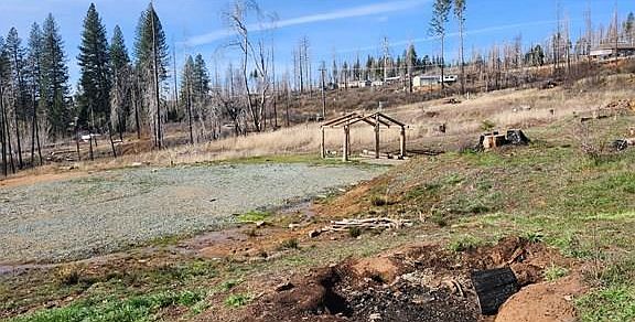 3rd image of 4944 Meadow Glen Dr