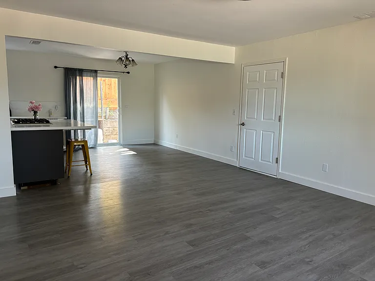 30 E Cherry Creek Rd — Photo 8