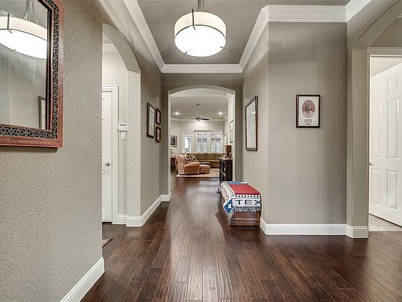 2nd image of 422 River Bank Ln