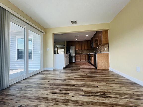 4th image of 4858 Blue Jay Cir