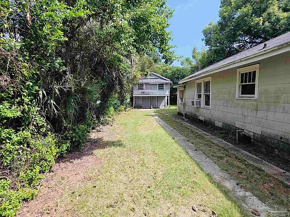 2nd image of 204 N E St