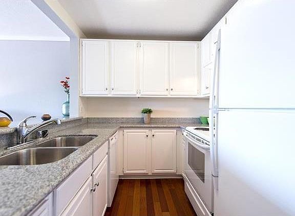 5th image of 316 N El Camino Real APT 320