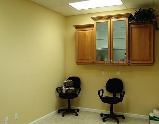 3rd image of 12570 Tamiami Trl