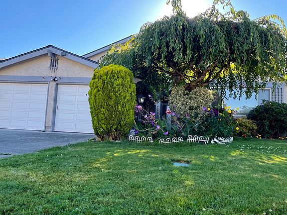 4th image of 4600 Coventry Dr #2