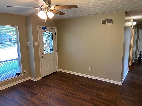 5th image of 877 W Marigold Ln