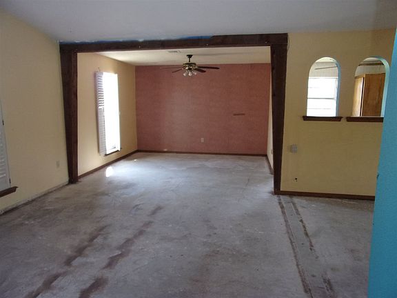 4th image of 231 Curts Dr