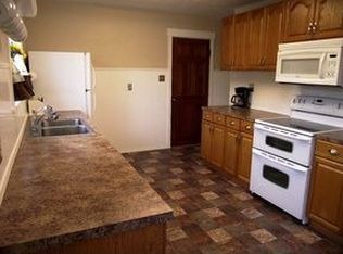 1116 6th St, Tillamook, OR 97141