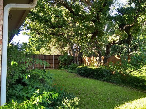 2nd image of 4604 Prescott Cir