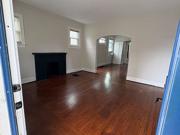 4th image of 2309 Washington Ave #1