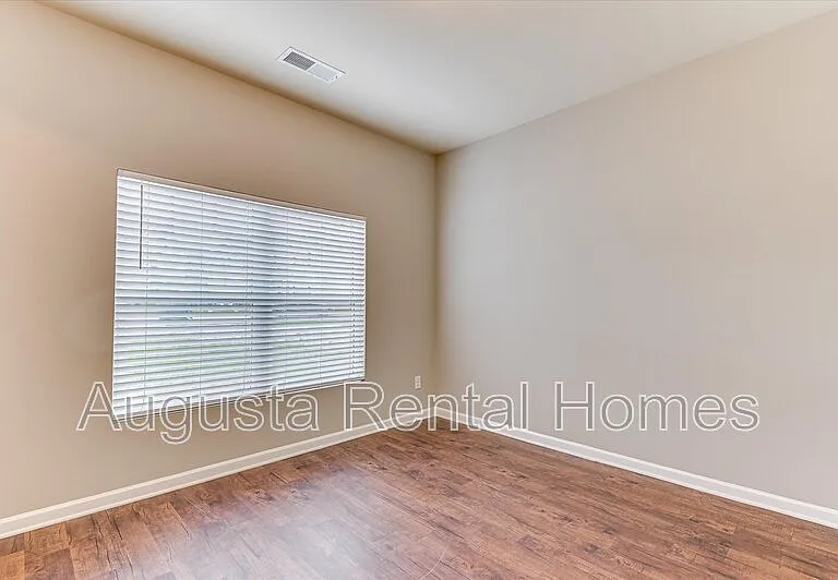 5060 Vine Ln — Photo 7