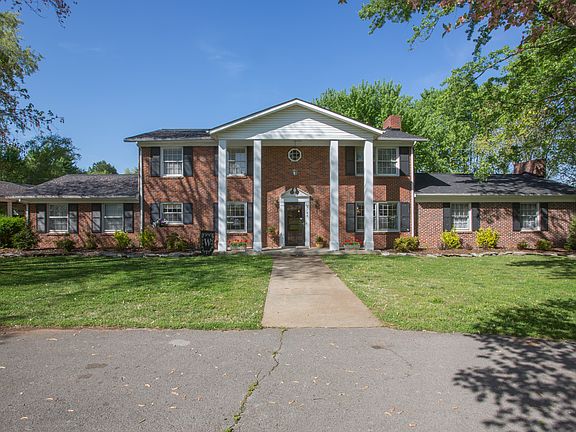 3rd image of 2784 Bradyville Pike