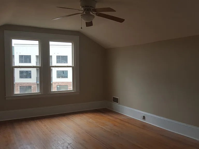900 Walnut Ave — Photo 14