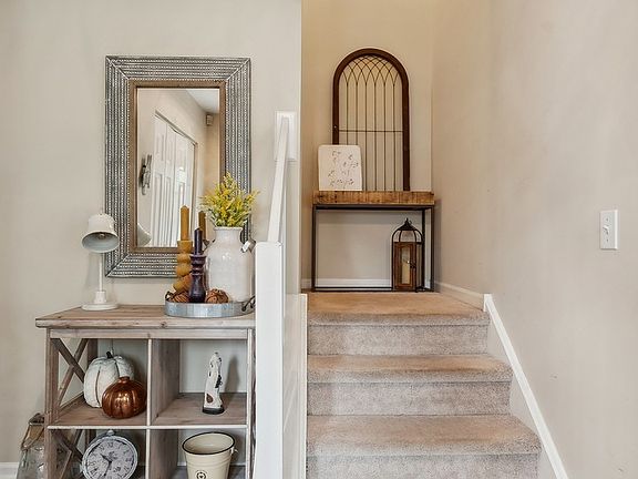 2nd image of 1919 Carrier Cir