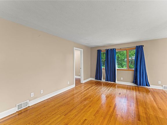 5th image of 245 Wilbert Ave